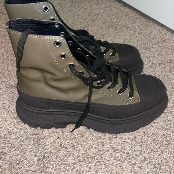 Alexander McQueen Men's Green and Black High-Top Sneakers